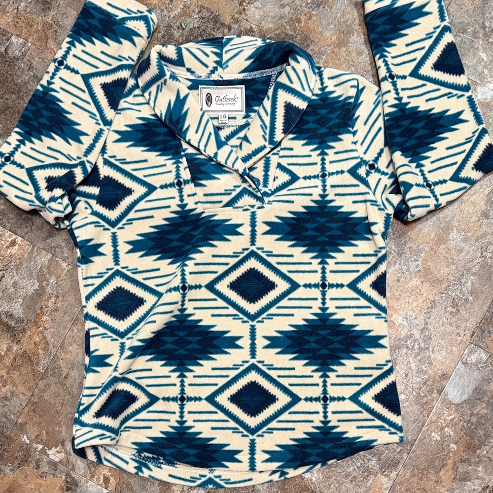 Women’s L Outback trading teal and cream fleece Aztec pullover